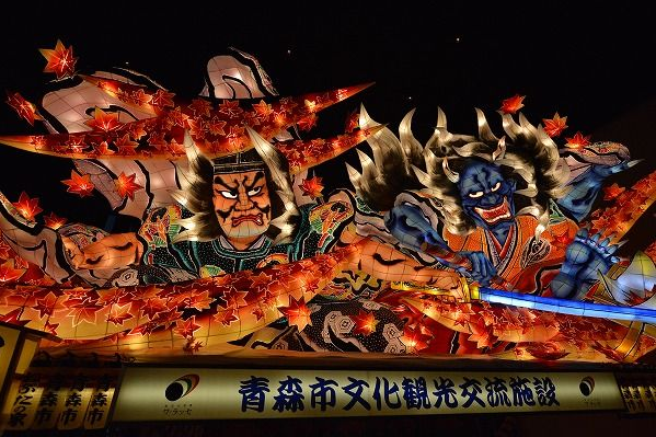 朗報 ねぶた祭りの場所取りガムテープを剥がしまくる勇者が現れる ガールズ速報 がるそく