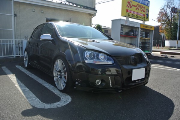 VWゴルフ5:KAROラゲッジマットを装着しました : ガレージバウムの作業日記
