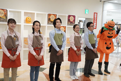 姉ちゃんの恋人 有村架純着用の赤色 茶色のバイカラーエプロンを特定 売り切れ続出中 話題のテレビドラマで登場したアイテム 商品徹底調査隊