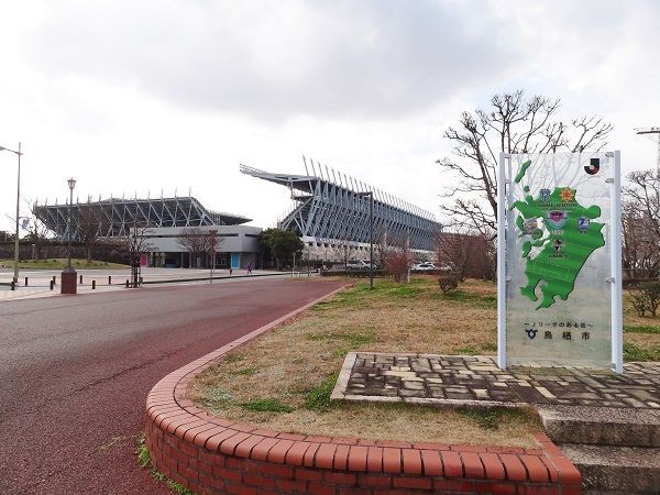 第１１回 玄太が行く 市単独で建設を果たした佐賀県鳥栖市のベストアメニティスタジアムの取り組みを見た 神山玄太のホームページ