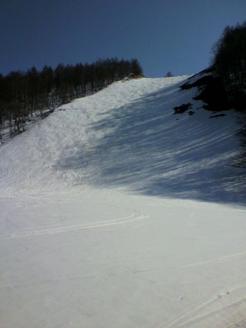 横倉の壁 太陽と吹雪