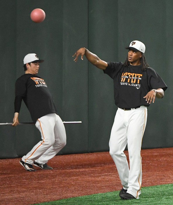 巨人 ウォーカー 衝撃告白 今まで外野守備を コーチから教わったことなかった Giants Pride 巨人なんjまとめ 巨人 ウォーカー 衝撃告白 今まで外野守備を コーチから教わったことなかった Giants Pride 巨人なんjまとめ