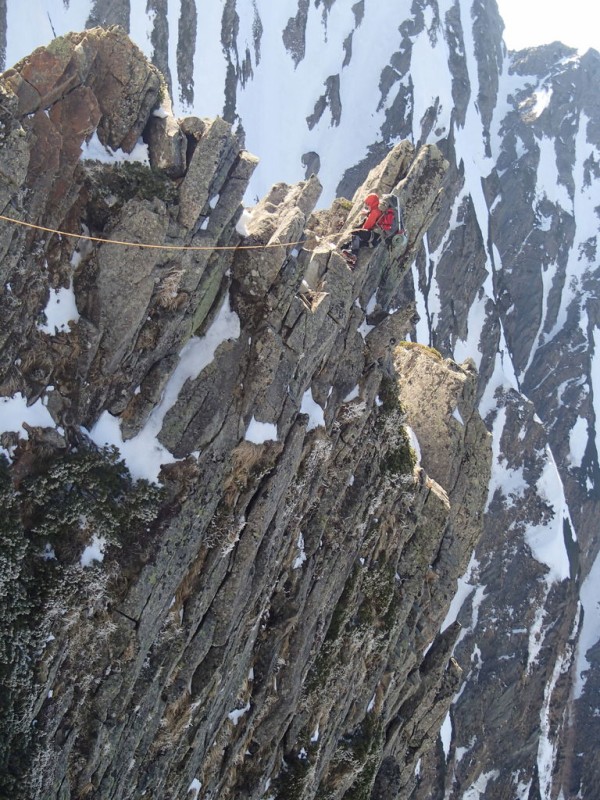 残雪期 奥穂高 南稜 2014.5.17-18 : 岐阜大学山岳部 掲示板