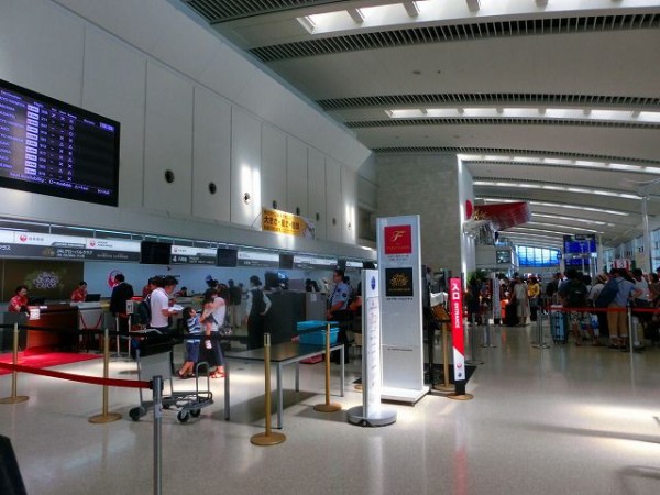 Jal904便沖縄ー羽田クラスj搭乗記 夏休み期間の那覇空港混雑ぶりに驚き Jul 17 Just A Journey