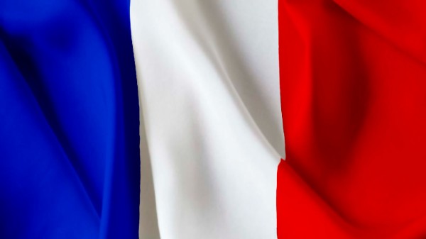 Facebookプロフィールを フランス国旗化 って無意味じゃね ガールズ 総選挙 あなたはどっち派