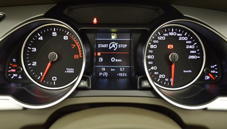 Audi メーター比較 グローバルオートレンタカーブログ