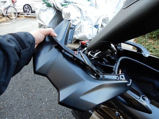 ●T-MAX530 Nプロジェクト カーボン テールカバー 新古品 (Y0910C08) TMAX530 6型 カーボンテールカウル取り付け : T-MAX530 6型 シグナスX