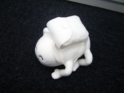 リュックを背負ってやってきた ｶｻｶｻ O ホモォ ぬいぐるみ 今日も午後から本気出す