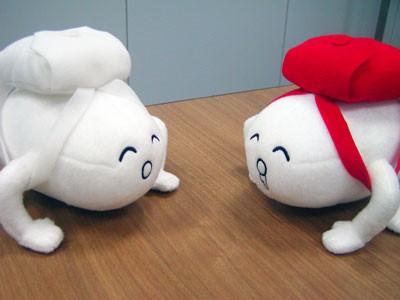 リュックを背負ってやってきた ｶｻｶｻ O ホモォ ぬいぐるみ 今日も午後から本気出す