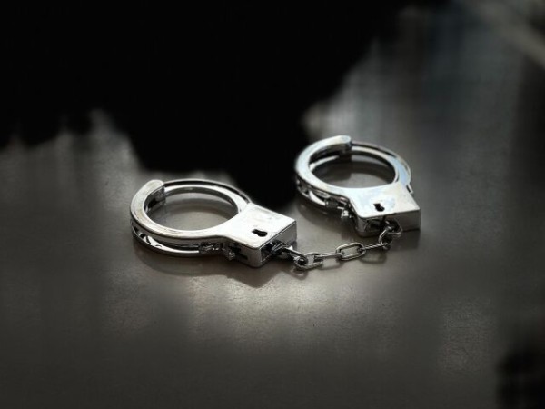路上で三歳女児の腕をつかみ 子供の命が奪われたくなければ全財産寄越せ と母親を脅迫した男 逮捕 ゴールデンタイムズ