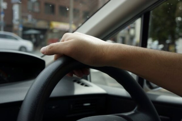 俺 今日は車出してくれてありがとう 友人 うん ガソリン代半分で良いよ 俺 ゴールデンタイムズ