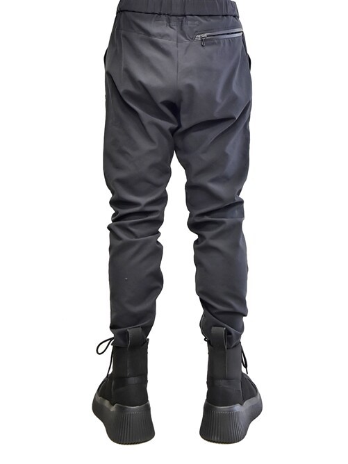 NILØS Asymmetric Pocket Trackpants［720PAM2］ : GORDINI OFFICIAL