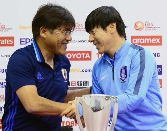 韓国の反応 サッカー韓国代表監督 日本代表に勝ったら 韓服着て記者会見 こりさか