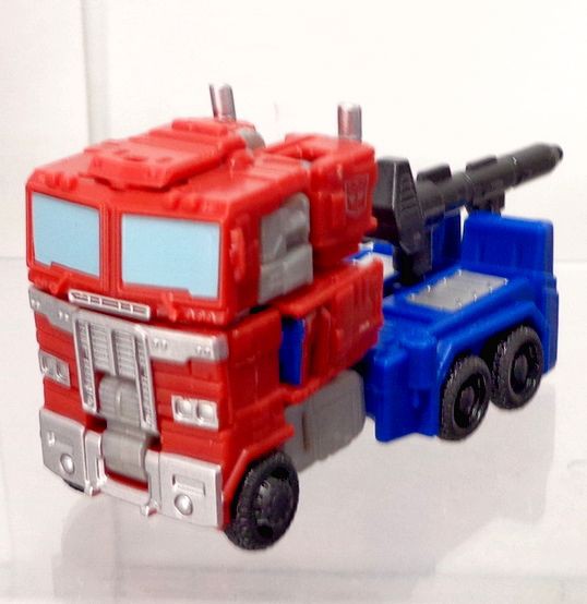 コンボイ「お前が死ぬか…私が死ぬかだ、メガトロン。」（タカラトミー