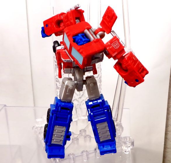 コンボイ「お前が死ぬか…私が死ぬかだ、メガトロン。」（タカラトミー