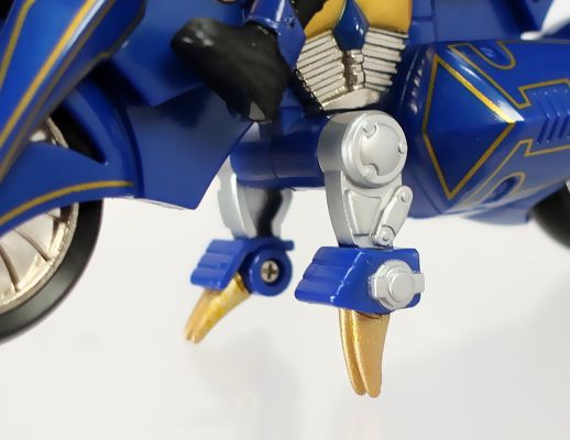 仮面ライダー龍騎 ポピニカ 疾風の翼 ダークレイダー : DXセイバーベース
