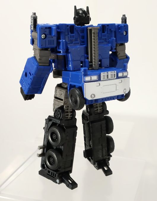ナレーター「タカラのカーロボット、パワードコンボイ