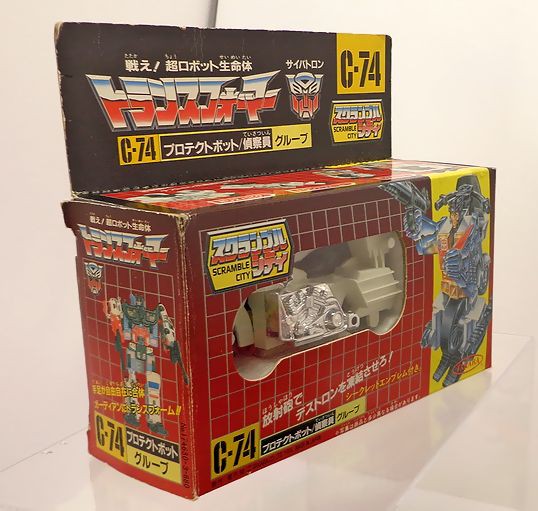 トランスフォーマー　C-74プロテクトボット／偵察員 NOT AN ULTRAMAN.トランスフォーマー C-74 プロテクトボット偵察員