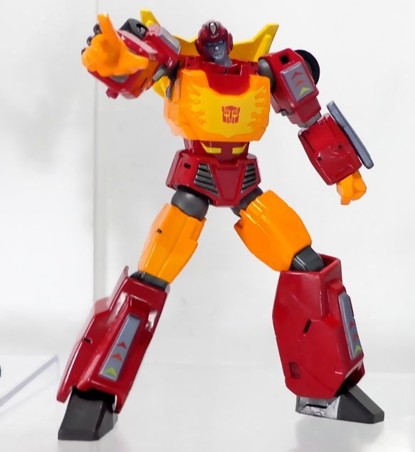 リボルテック トランスフォーマー 8体セット コンボイ メガトロン ロディマス ロディマスコンボイ」、「ガルバトロン」が Ultimetal-Sシリーズで新生