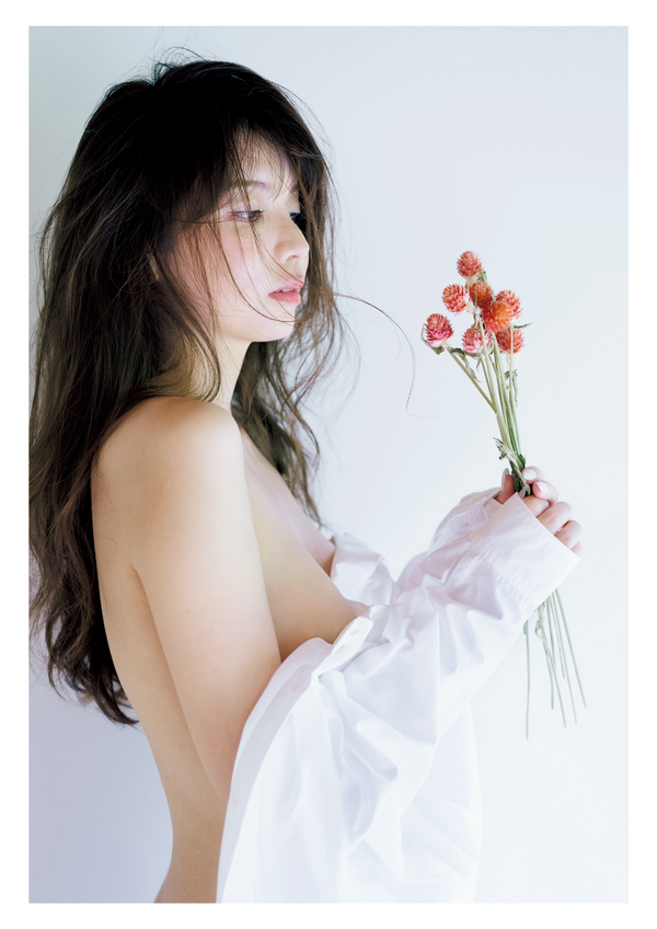 仲村美海 ヌード 仲村美海 写真集 『 MIU 』 (2021.11.12) : グラビア週刊誌 4