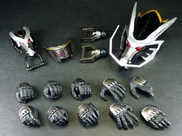 S.H.フィギュアーツ 仮面ライダーリュウガ＆ドラグブラッカーセット