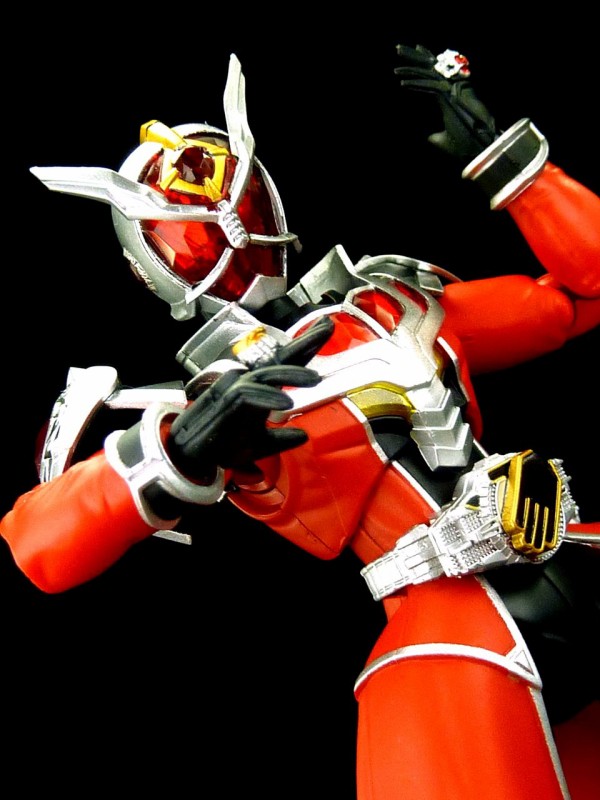 S.H.フィギュアーツ 仮面ライダーウィザード フレイムドラゴン S.H.フィギュアーツ 仮面ライダーウィザード フレイムドラゴン