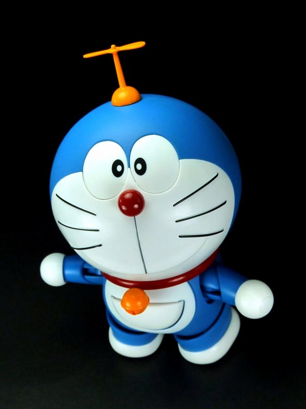 BANDAI ドラえもん THE ROBOT Amazon.co.jp: ドラえもん・ザ・ロボット DTR-01B : Toys & Games