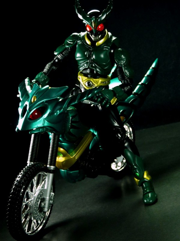 激レア仮面ライダーギルスフィギュア Amazon.co.jp: TAMASHII NATIONS S.H.フィギュアーツ 仮面
