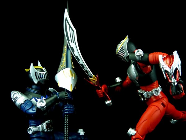 S.H.フィギュアーツ 仮面ライダー龍騎サバイブ レビュー S.H.フィギュアーツ 仮面ライダー龍騎サバイブ レビュー