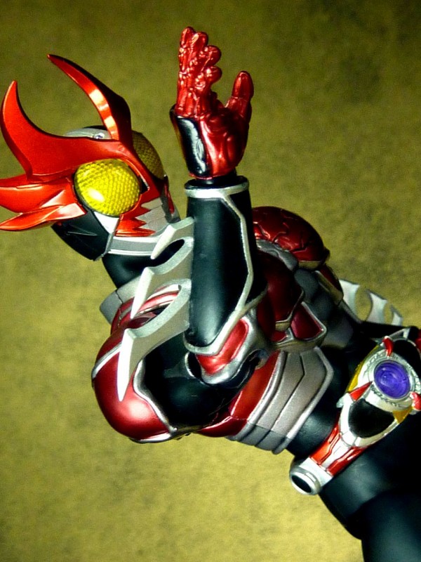 フィギュアーツ　仮面ライダーアギト　バーニングフォーム S.H.フィギュアーツ 仮面ライダーアギト バーニングフォーム
