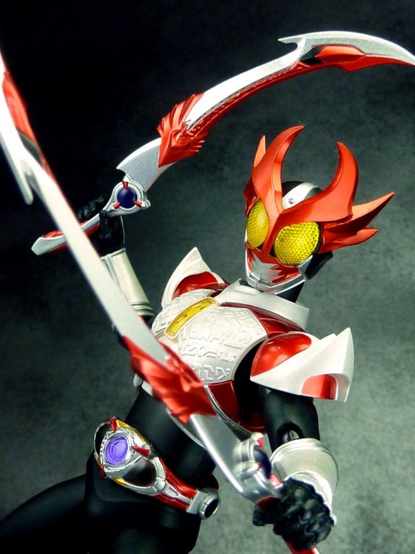 S.H.フィギュアーツ 仮面ライダーアギト シャイニングフォーム