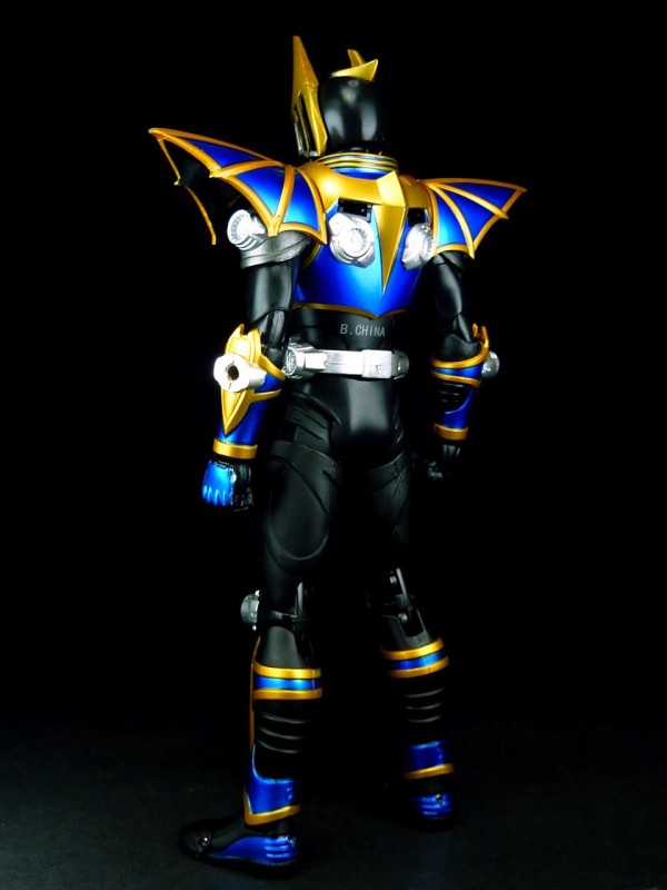フィギュアーツ 仮面ライダー龍騎サバイブ 仮面ライダーナイトサバイブ S.H.Figuarts 仮面ライダーナイトサバイブ | 魂ウェブ
