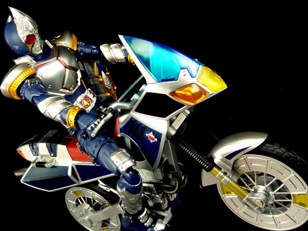 S.H.フィギュアーツ ブルースペイダー レビュー : グレスケワールド