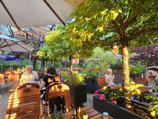 入手困難「新バイロイト」（初版・美品）バイロイト音楽祭にご興味ある方必読 世界で一番入手困難なチケット!】世界的に有名な音楽祭の都