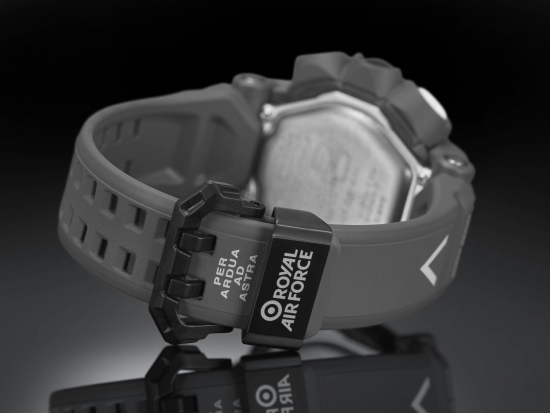 G-SHOCK GR-B200RAF-8AJR グラビティマスター 空軍 G-SHOCK×英国空軍のスペシャルモデル「GR-B200RAF-8AJR」が