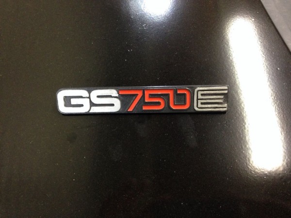 GS750復活生活19日目 サイドカバーエンブレム : GS750レストア生活