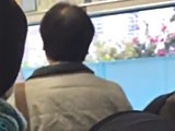 動画 電車で 東大医学部は頭悪い と叫びまくるヤバいやつｗｗ 投稿動画に衝撃走る 銃とバッジは置いていけ