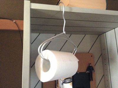 ニトリのアルミハンガーをdiy トイレロールのホルダーに 90歳の自分との対話
