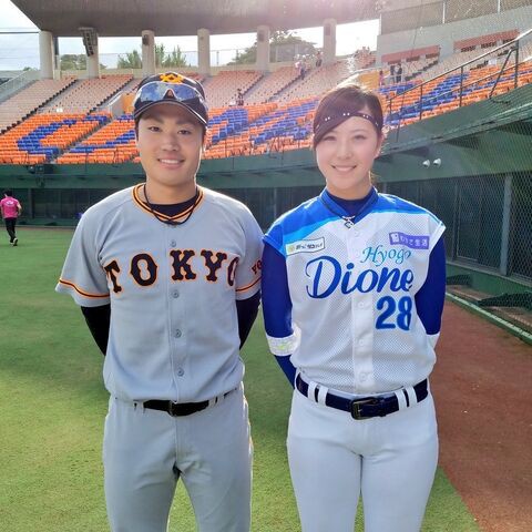 女子プロ野球選手とガチのプロ野球選手が並んだ結果ｗｗｗｗｗ 画像あり 逆に