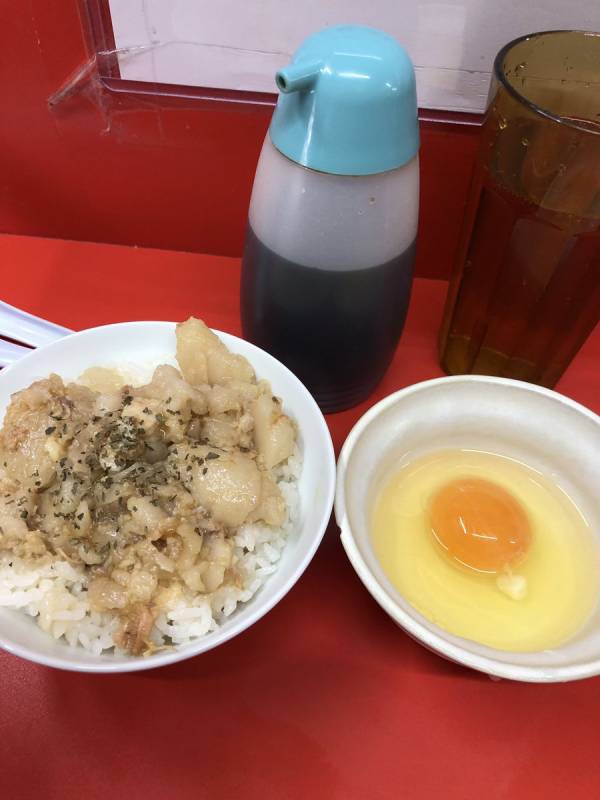 悲報 ラーメン二郎さん 背脂丼 とかいう恐ろしく暴力的なメニューを開発してしまう 逆に