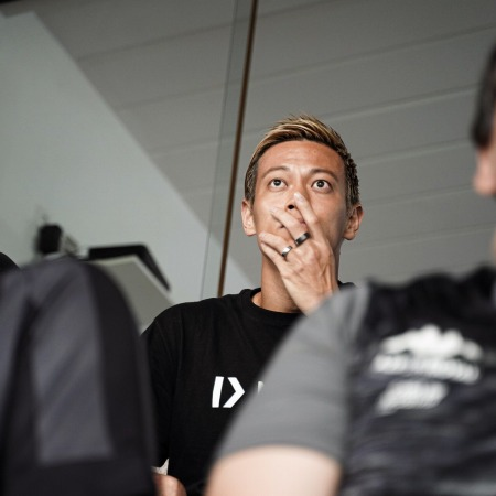 本田圭佑さん ウイイレに激怒 逆に
