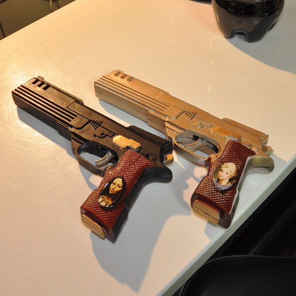 大日本技研　デビルメイクライ　エボニー&アイボリー　ガレージキット完成品 箱有り 大日本技研 デビルメイクライ エボニー&アイボリー ガレージキット完成