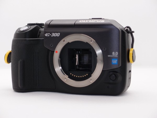 デジタルカメラ OLYMPUS E-300 Amazon | OLYMPUS デジタル一眼レフカメラ E-300 ボディ単体