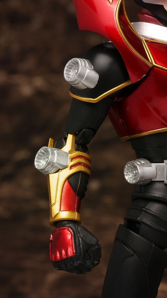 S.H.フィギュアーツ 仮面ライダー龍騎サバイブ レビュー : はっ