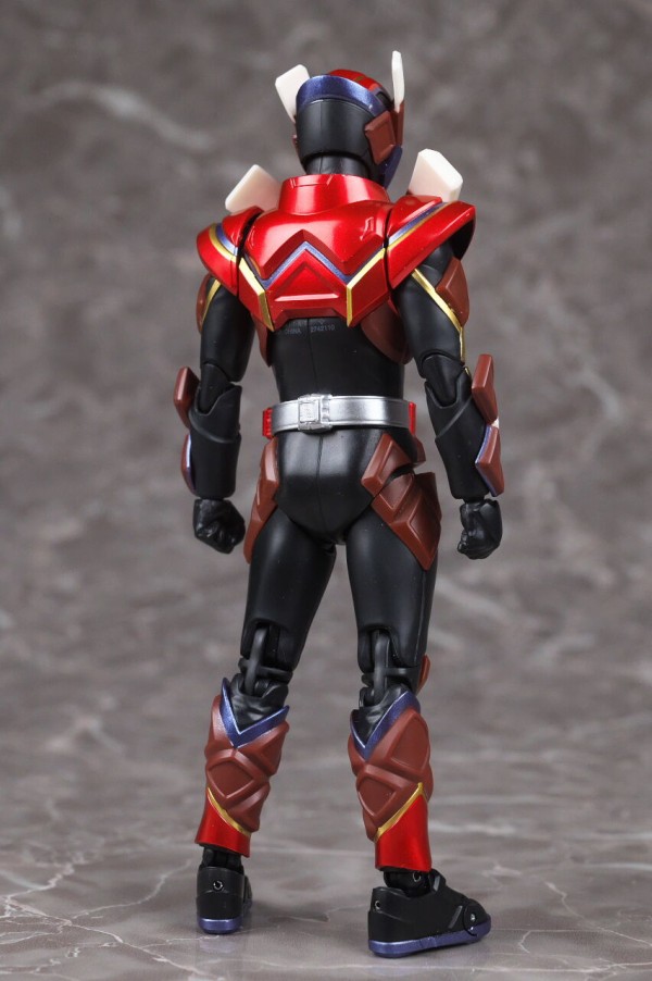 S.H.フィギュアーツ 仮面ライダーヴァレン チョコドンフォーム