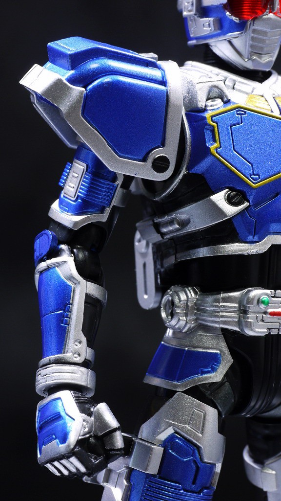 S.H.フィギュアーツ 仮面ライダー G3-X Amazon.co.jp: TAMASHII NATIONS S.H.フィギュアーツ 仮面