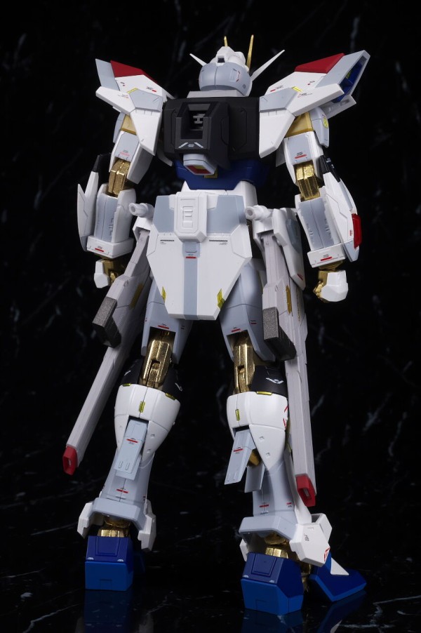 BANDAI 超合金マイティーストライクフリーダムガンダム Amazon.co.jp: 超合金 マイティーストライクフリーダムガンダム