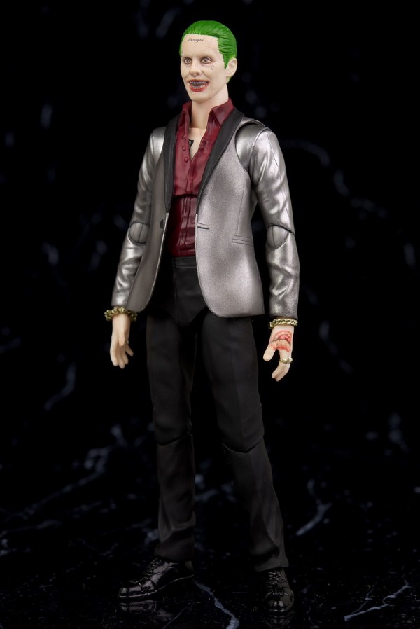 S.H.フィギュアーツ ジョーカー 『スーサイド・スクワッド』 Amazon.com: Bandai Tamashii Nations S.H. Figuarts The Joker