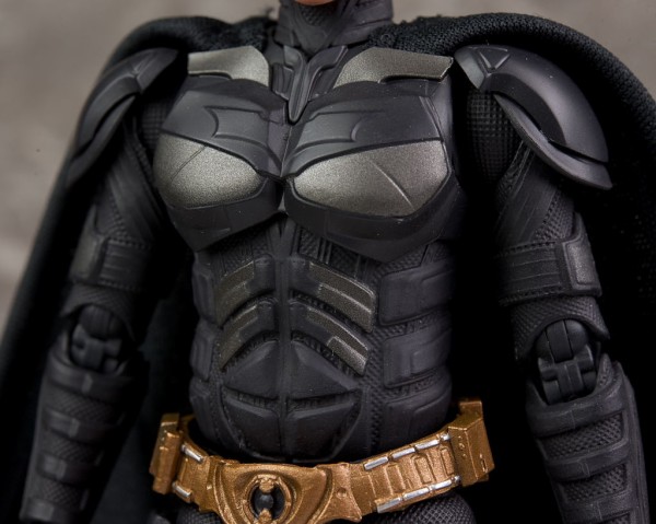 フィギュアーツ バットマン (The Dark Knight) バットマン（The Dark Knight） | ITEMS | TAMASHII NATIONS STORE