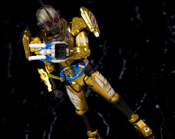 フィギュアーツ 仮面ライダー グリス レビュー】 S.H.Figuarts 仮面ライダーグリスブリザード